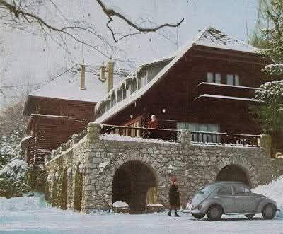 Vila Rebar u zimskom ugođaju 1960-ih godina